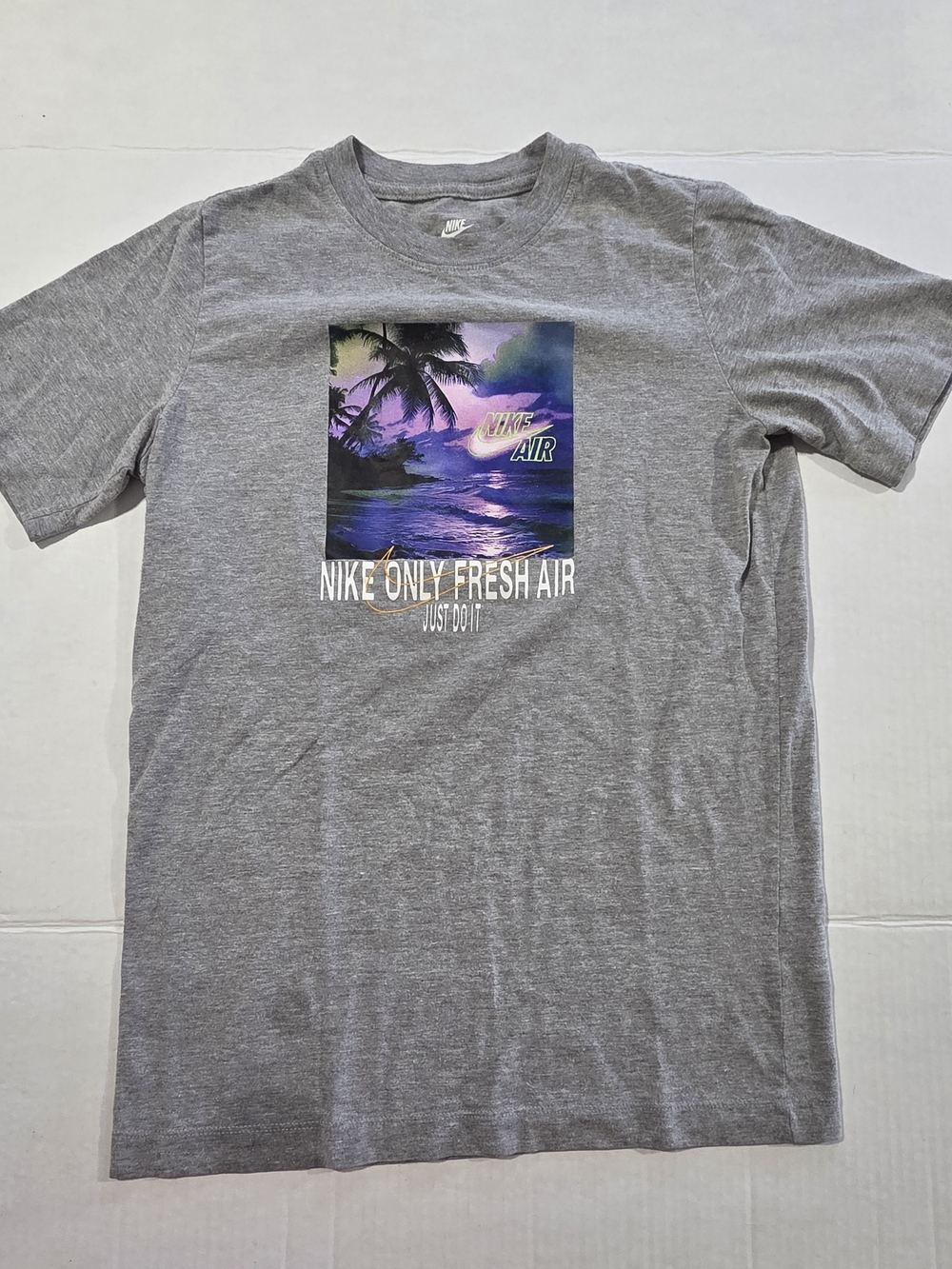 Nike Men’s Gray 'Fresh Air' Graphic T-Shirt